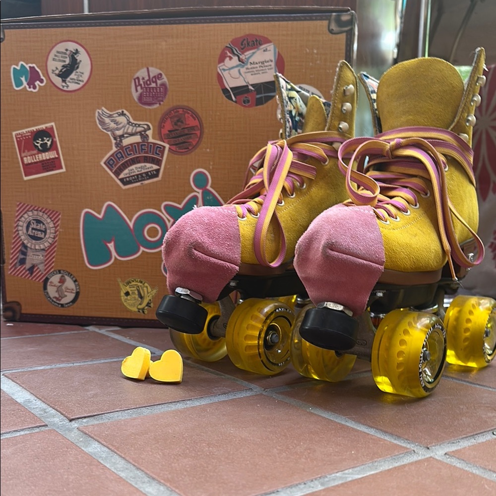 Moxi Lolly Pineapple CUSTOM